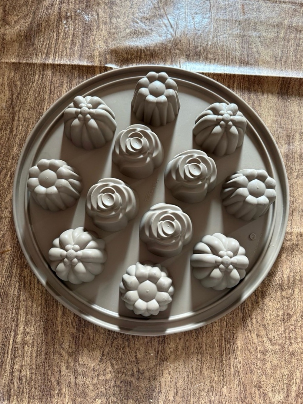 Pampered Chef Beige Floral Silicone Mold Tray